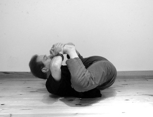 Nasapadanguthasana, Posture des orteils au nez - www.stages-de-yoga-fr - C.Tikhomiroff